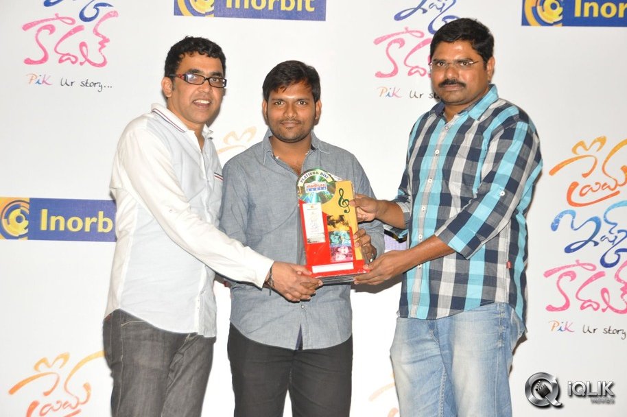 Prema-Ishq-Kaadhal-Platinum-Disc-Function